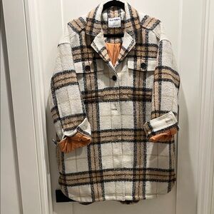 Old Navy Women's Plaid Utility Shacket - Cream and Tan and Gray. Worn Once.